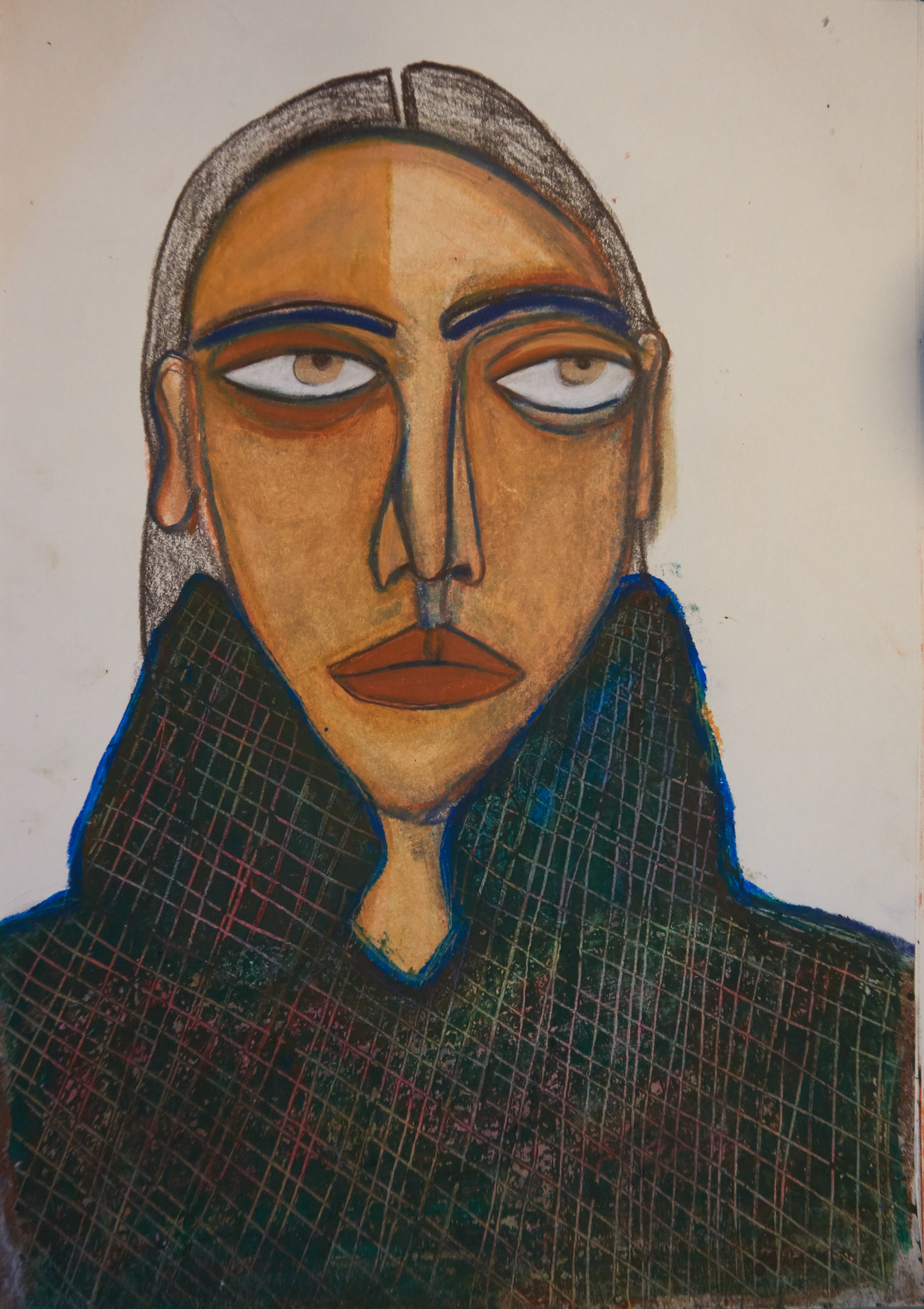 Cara con campera oscura